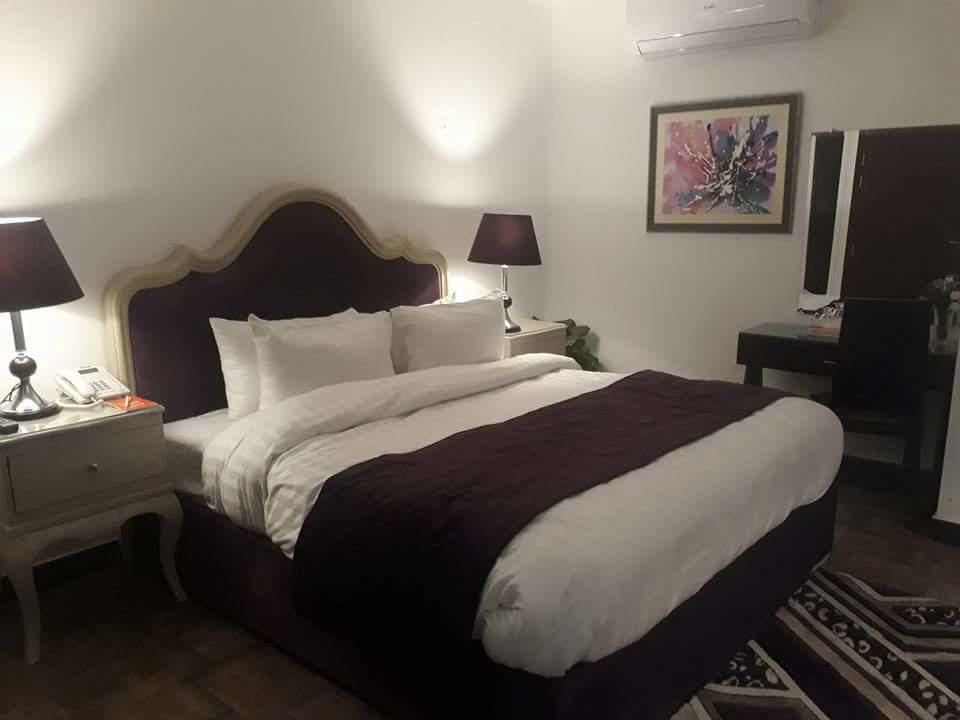 Maisonette Hotel & Apartments Lahore Exteriör bild