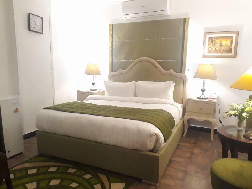 Maisonette Hotel & Apartments Lahore Exteriör bild