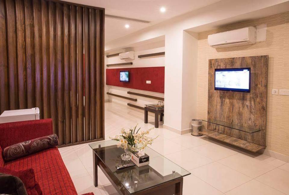 Maisonette Hotel & Apartments Lahore Exteriör bild