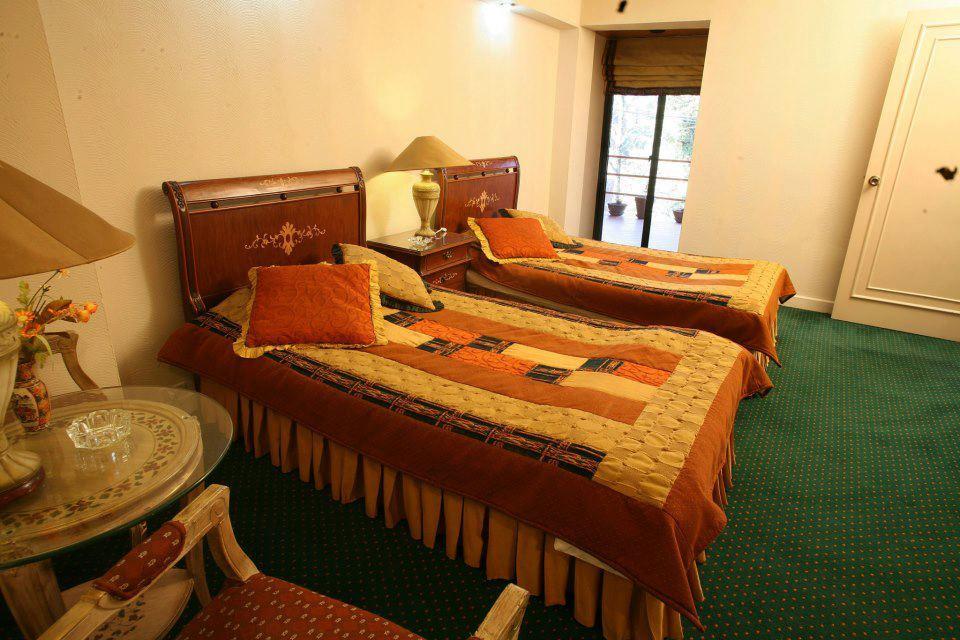 Maisonette Hotel & Apartments Lahore Exteriör bild