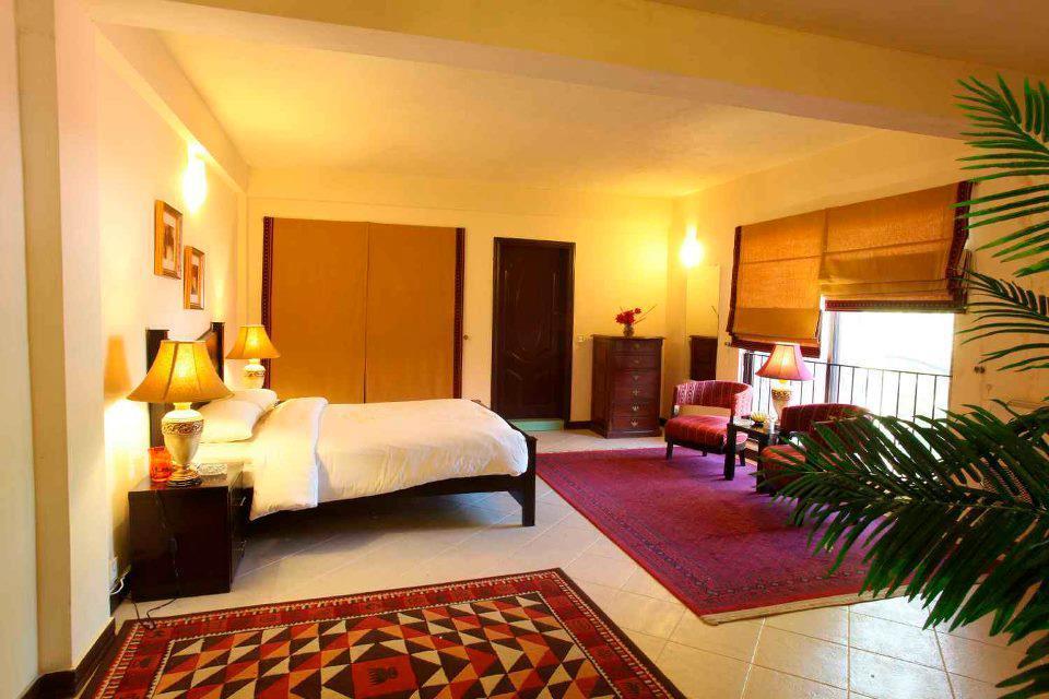 Maisonette Hotel & Apartments Lahore Exteriör bild