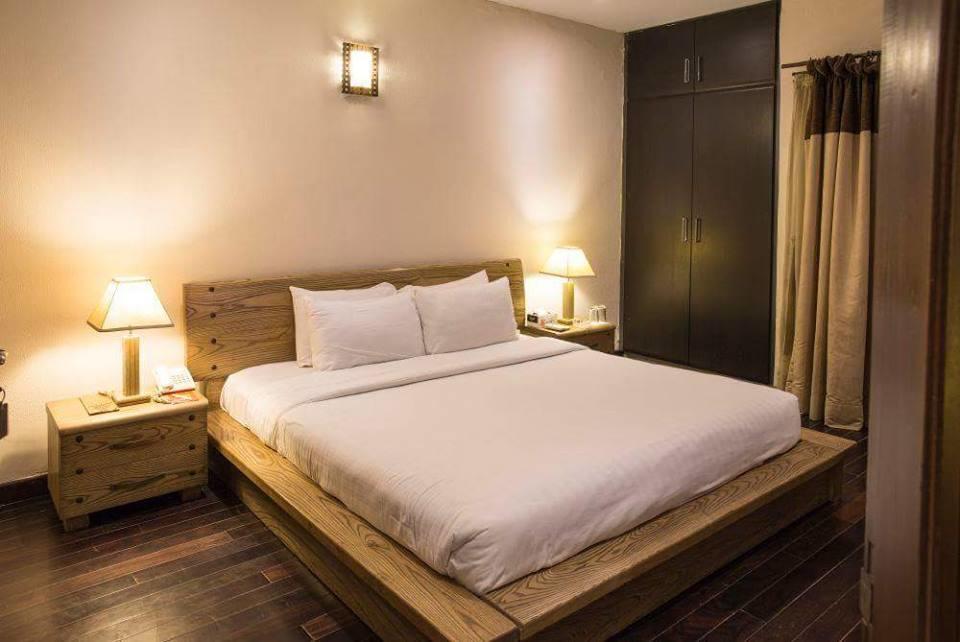 Maisonette Hotel & Apartments Lahore Exteriör bild