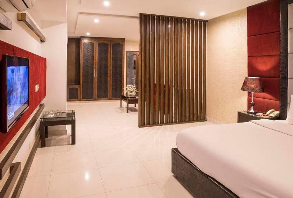 Maisonette Hotel & Apartments Lahore Exteriör bild