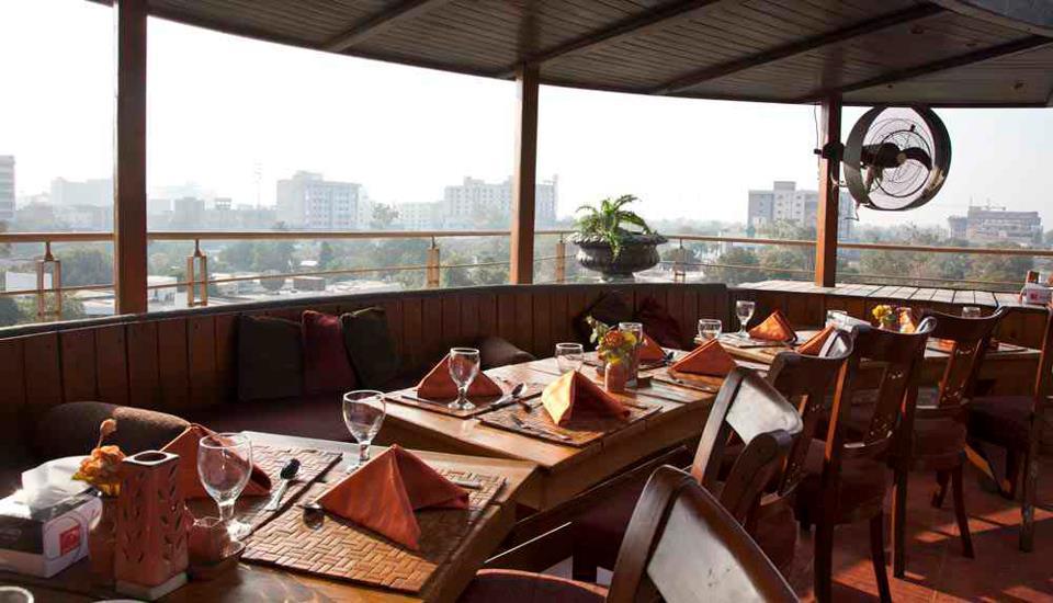 Maisonette Hotel & Apartments Lahore Exteriör bild